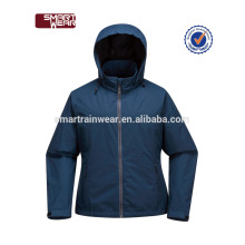 El patrón de la capilla de la fábrica de la ropa de las mujeres remata con la chaqueta impermeable impermeable de la lluvia de la capa impermeable de la ropa de deportes